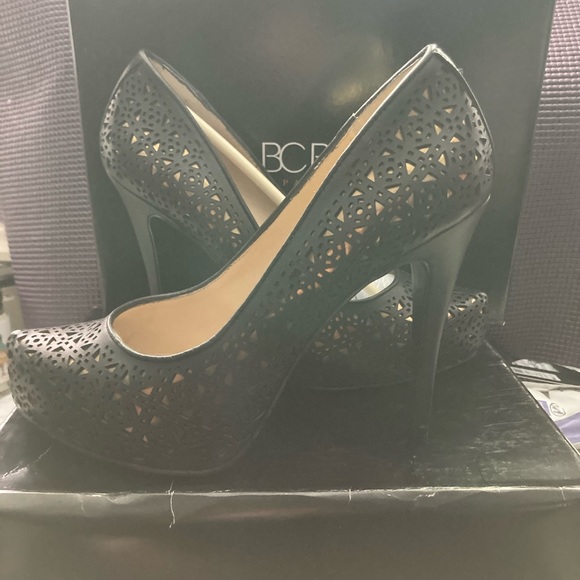 BCBG Padgett Heels Black/Bronze color - Picture 5 of 5